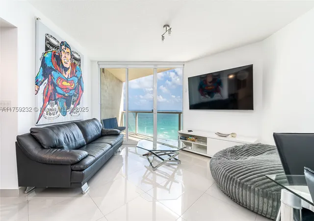 Listing Photo 2 - Condo for sale in building located at 16699 Collins Ave, Sunny Isles Beach, FL 33160 - Unit #1809