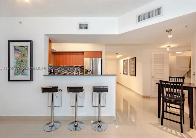 Listing Photo 5 - Condo for sale in building located at 16699 Collins Ave, Sunny Isles Beach, FL 33160 - Unit #1809