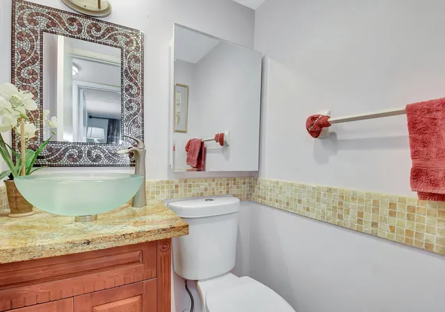 4th image of 400 Village Green Cir W #212, Palm Springs, FL 33461 | MLS# R11073131
