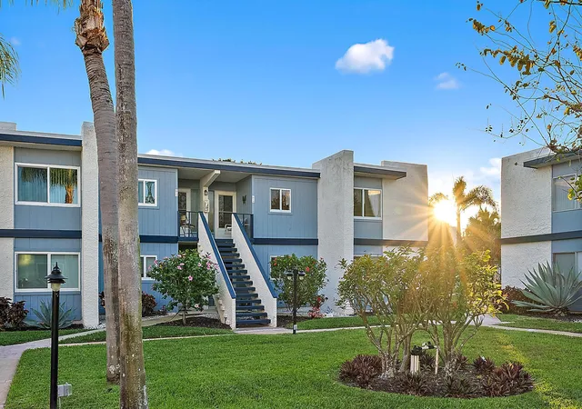 Homes for sale in Jensen Beach, FL | 1561 Ne 12Th Ter, Jensen Beach, FL 34957