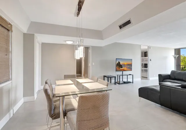 5th image of 501 Sw 11Th Pl #403, Boca Raton, FL 33432 | MLS# F10492481