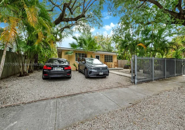 16th image of 2960 Whitehead Street, Miami, FL 33133 | MLS# A11771596