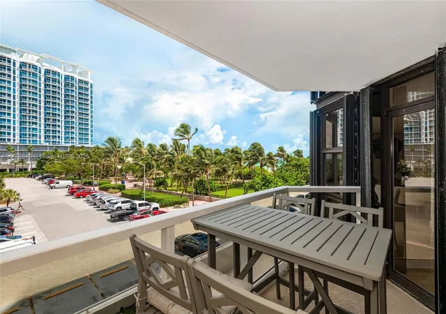 Homes for sale in Miami Beach, FL | 6423 Ne Collins Ave #309, Miami Beach, FL 33141 | MLS# A11772645