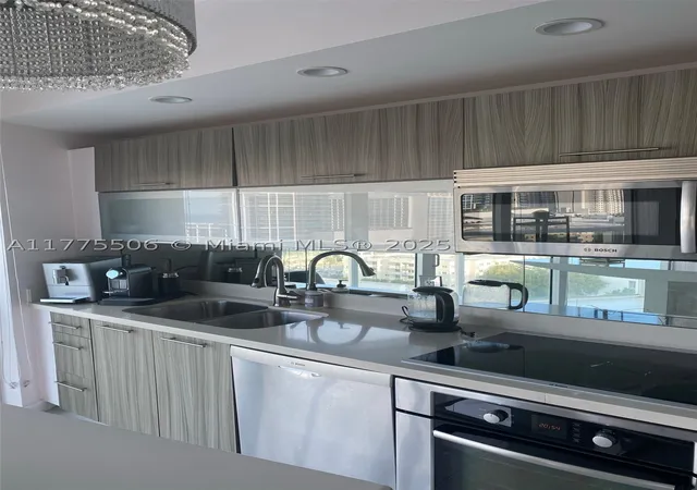 Photo 4 of Condo for sale at 6700 Indian Creek Dr #1201, Miami Beach, FL 33141 | MLS# A11775506 | Listing updated on 2025-12-18