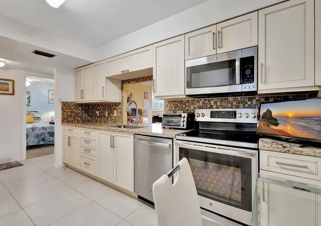 2nd image of 6461 Nw 2nd Ave #512, Boca Raton, FL 33487 | MLS# R11079350