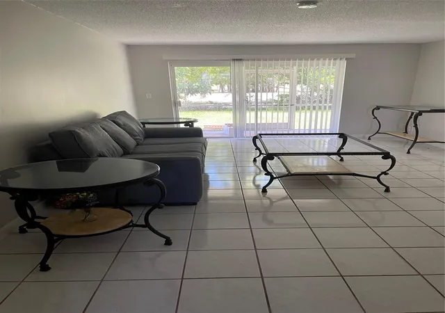4th image of 8405 Nw 61St St, Tamarac, FL 33321