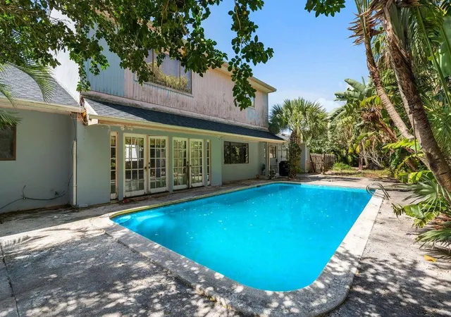 3rd image of 232 River Walk Dr, Melbourne Beach, FL 32951 | MLS# F10497077