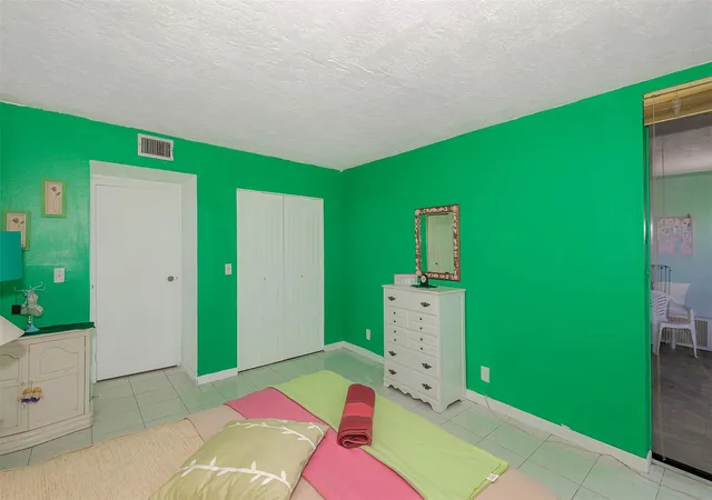 Homes for sale in Lauderdale Lakes, FL | 2861 Somerset Drive, Lauderdale Lakes, FL 33311 | Houzeo
