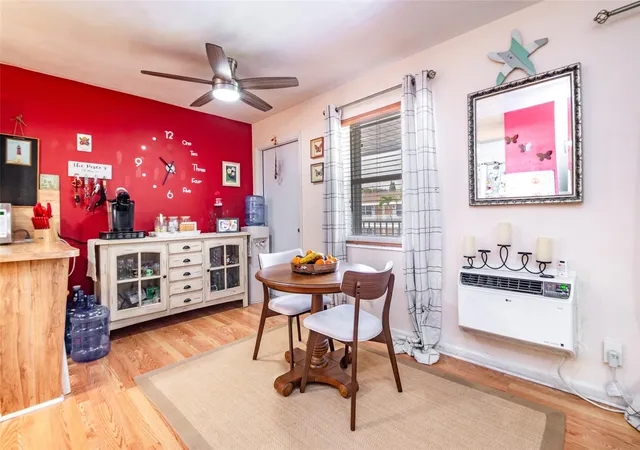 4th image of 810 Lake Shore Dr, Lake Park, FL 33403