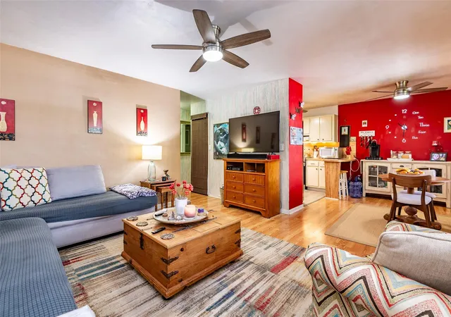 5th image of 810 Lake Shore Dr, Lake Park, FL 33403