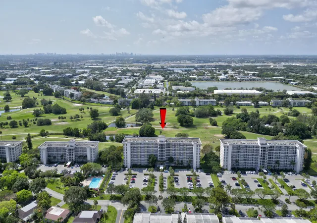 4th image of 3050 N Palm Aire Dr, Pompano Beach, FL 33069