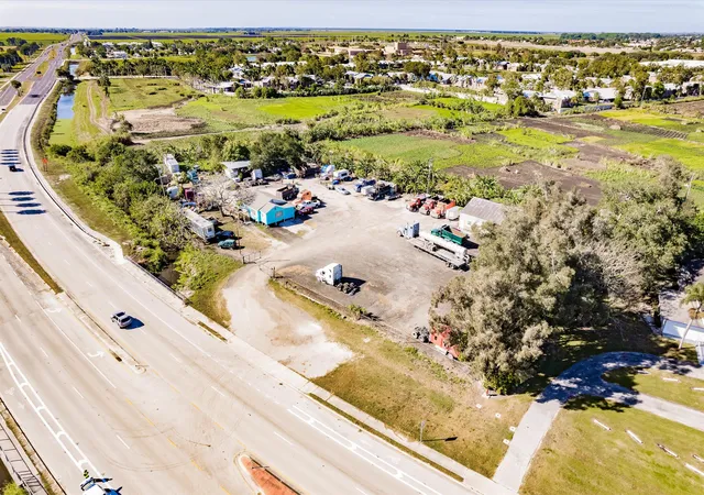 3rd image of 1360 S Main St, Belle Glade, FL 33430 | MLS# R11082381