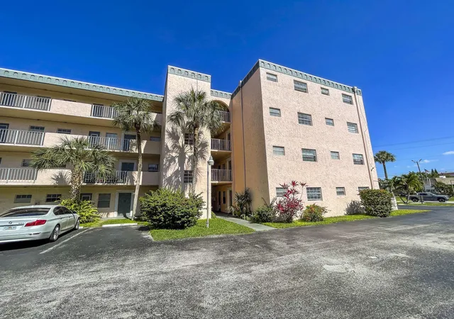 Homes for sale in Lauderdale Lakes, FL | 4281 Nw 41st St #320, Lauderdale Lakes, FL 33319 | MLS# R11082485