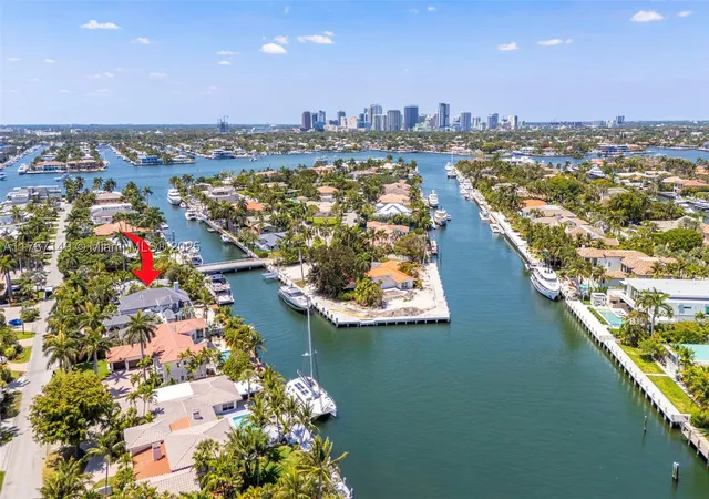 Photo 4 of Single family home for sale at 2561 Lucille Dr, Fort Lauderdale, FL 33316 | MLS# A11787149 | Listing updated on 2026-09-29
