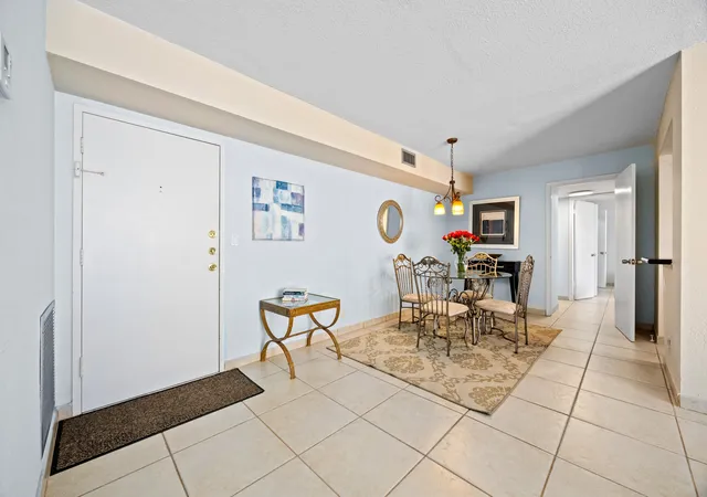 4th image of 137 Golden Isles Dr #501, Hallandale Beach, FL 33009 | MLS# R11083248