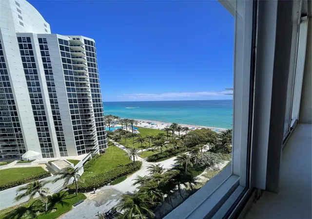 2nd image of 19201 Collins Ave, Sunny Isles Beach, FL 33160 | MLS# F10498901