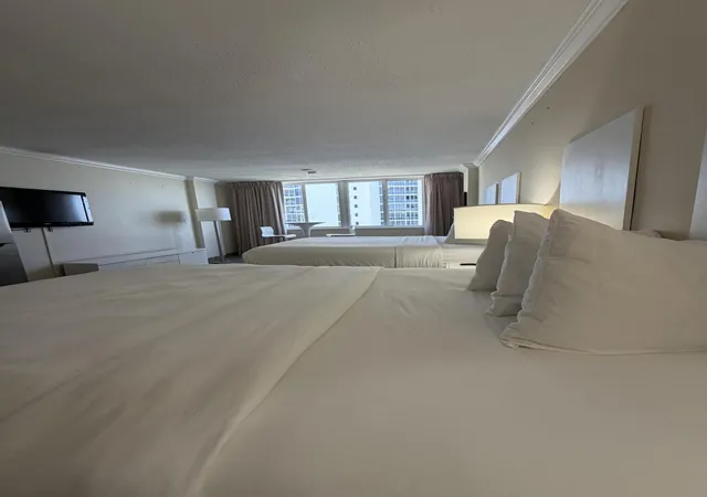 5th image of 19201 Collins Ave, Sunny Isles Beach, FL 33160 | MLS# F10498901