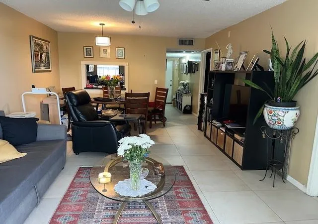 3rd image of 9330 Lagoon Pl #406, Davie, FL 33324 | MLS# F10499709
