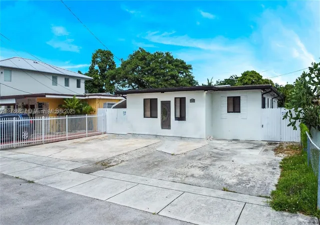 Multi family home for sale at 7225 Sw 21St St, Miami, FL 33155 | MLS# A11786837