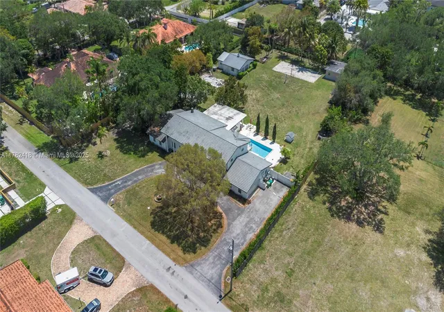 3rd image of 8350 Sw 98 Th St, Miami, FL 33156 | MLS# A11782418