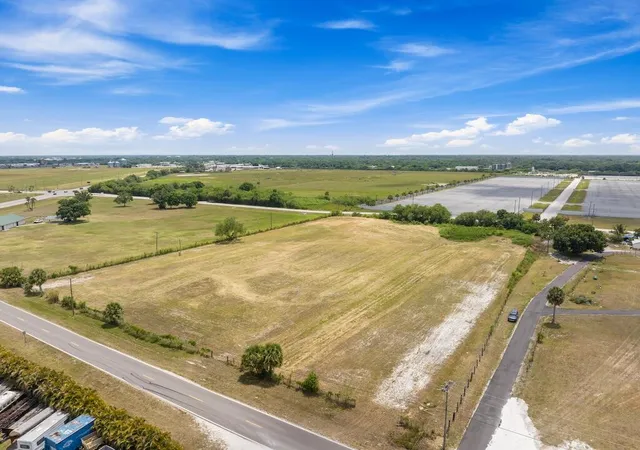 2nd image of 3274 Nw 18th St, Okeechobee, FL 34972 | MLS# R11084260