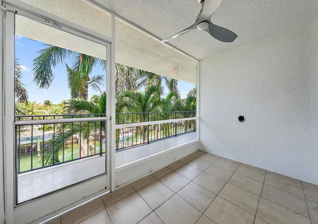 4th image of 109 Paradise Harbour Blvd #307, North Palm Beach, FL 33408 | MLS# R11084990