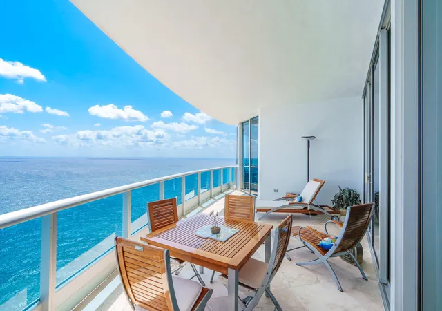 Homes for sale in Lauderdale-by-the-Sea, FL | 1600 S Ocean Blvd, Lauderdale-by-the-Sea, FL 33062