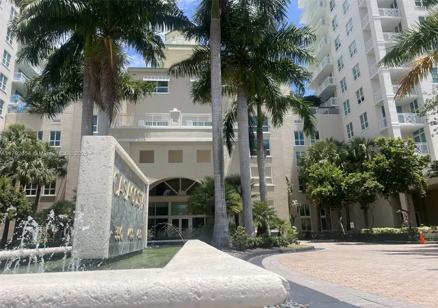 Townhouse for sale at 450 Federal Hwy #102, Boynton Beach, FL 33435 | MLS# A11792054 | Listing updated on 2025-10-30