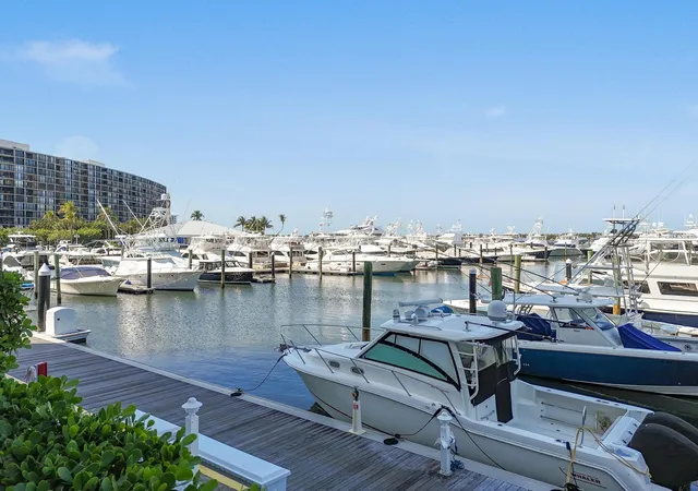 Homes for sale in North Palm Beach, FL | 108 Lakeshore Dr #140, North Palm Beach, FL 33408 | MLS# R11086536