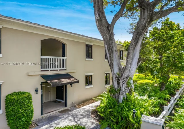 Homes for sale in Fort Lauderdale, FL | 801 Ne 18th Ave #1 4, Fort Lauderdale, FL 33304 | MLS# A11794920