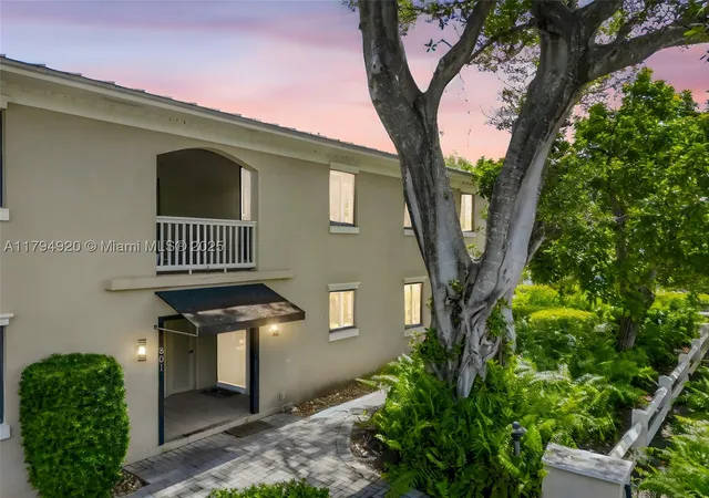 Homes for sale in Fort Lauderdale, FL | 801 Ne 18th Ave #1 4, Fort Lauderdale, FL 33304 | MLS# A11794920