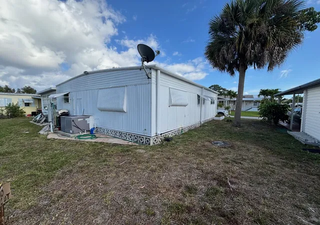 Homes for sale in Lake Worth, FL | 4257 1st Ct, Lot 84, Lake Worth, FL 33462 | MLS# R11088418