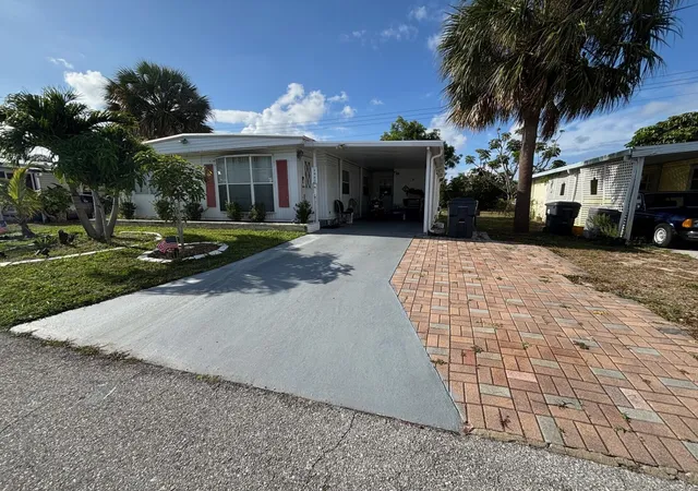 Homes for sale in Lake Worth, FL | 4257 1St Ct, Lot 84, Lake Worth, FL 33462 | MLS# R11088418