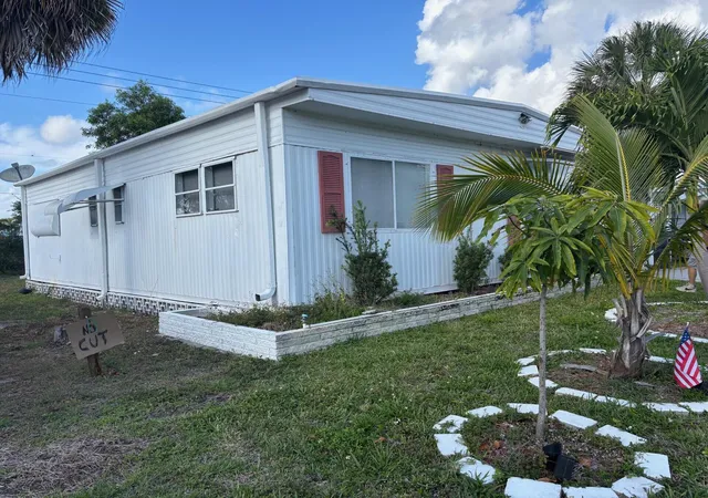 Homes for sale in Lake Worth, FL | 4257 1St Ct, Lot 84, Lake Worth, FL 33462 | MLS# R11088418