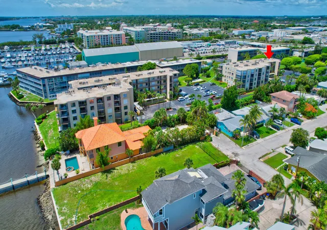 image of 890 N Federal Hwy, Lantana, FL 33462