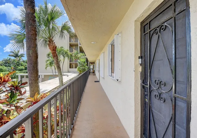 image of 890 N Federal Hwy #206, Lantana, FL 33462 | MLS# R11088893