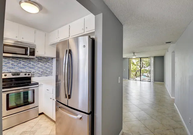 image of 890 N Federal Hwy #206, Lantana, FL 33462 | MLS# R11088893