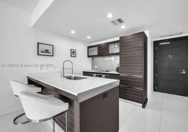 5th image of 200 Biscayne Boulevard Way #4012, Miami, FL 33131 | MLS# A11799916