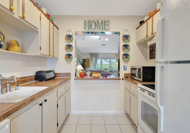 Homes for sale in Delray Beach, FL | 5200 Privet B Pl #B, Delray Beach, FL 33484 | MLS# R11089838