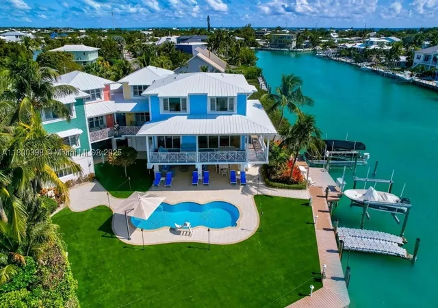 3rd image of 162 Bayview Dr, Islamorada, FL 33036 | MLS# A11800398