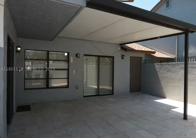 Listing Photo 3 - Condo for sale in building located at 8098 NW 99th Ter, Hialeah Gardens, FL 33016