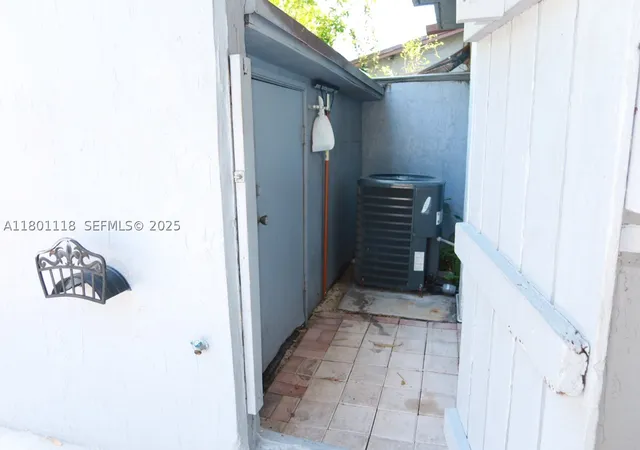 Listing Photo 5 - Condo for sale in building located at 8098 NW 99th Ter, Hialeah Gardens, FL 33016