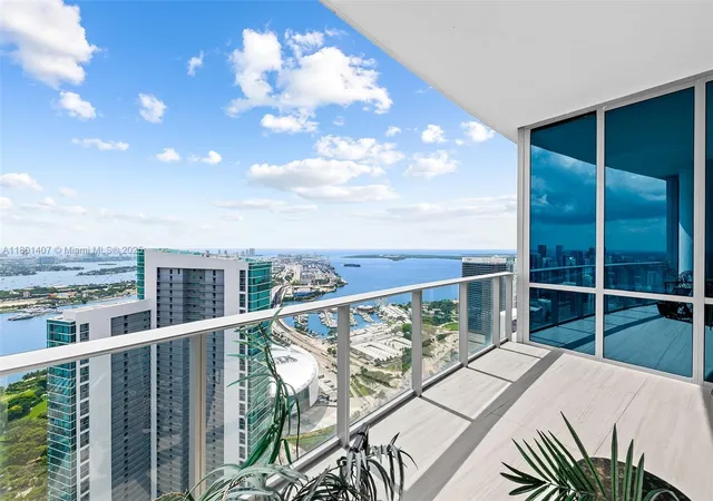 3rd image of 851 Ne 1St Ave #PH 5401, Miami, FL 33132 | MLS# A11801407