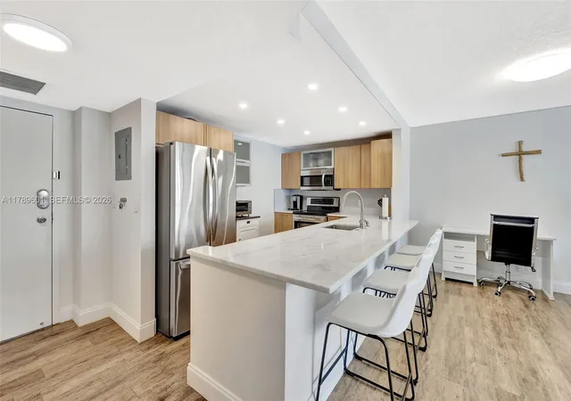 5th image of 800 Se 20Th Ave #303, Deerfield Beach, FL 33441 | MLS# A11789601