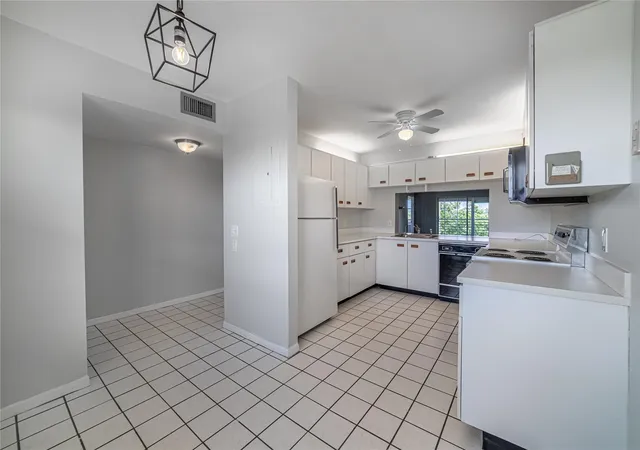 3rd image of 10315 Nw 24Th Pl, Sunrise, FL 33322