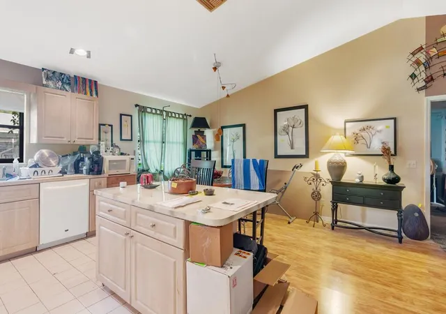 Homes for sale in Vero Beach, FL | 3625 2Nd Ln, Vero Beach, FL 32968 | MLS# R11094547