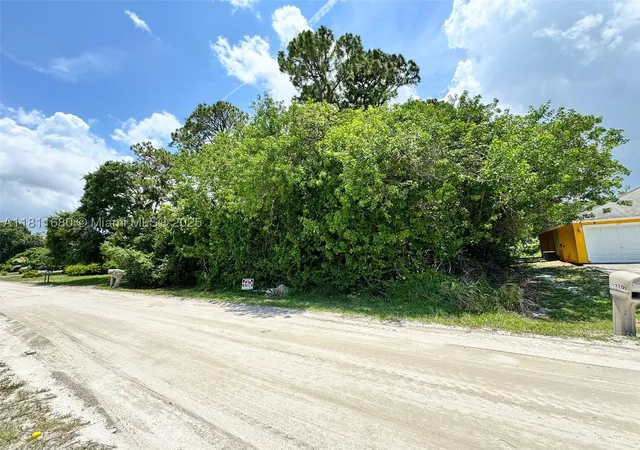 Homes for sale in Vero Beach, FL | 1225 Sw 12th Ct Sw, Vero Beach, FL 32962 | MLS# A11811680