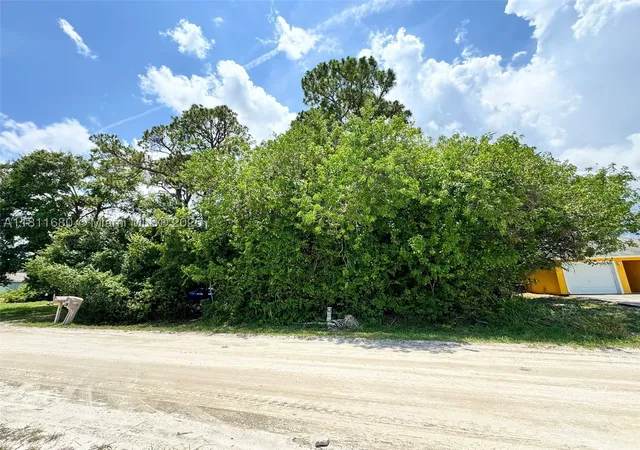 Homes for sale in Vero Beach, FL | 1225 Sw 12Th Ct Sw, Vero Beach, FL 32962 | MLS# A11811680