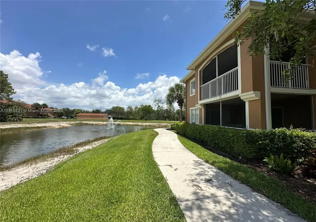 3rd image of 1875 Florida Clb Dr, Naples, FL 34112