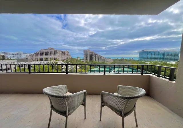 2nd image of 151 Crandon Blvd #702, Key Biscayne, FL 33149 | MLS# A11817162